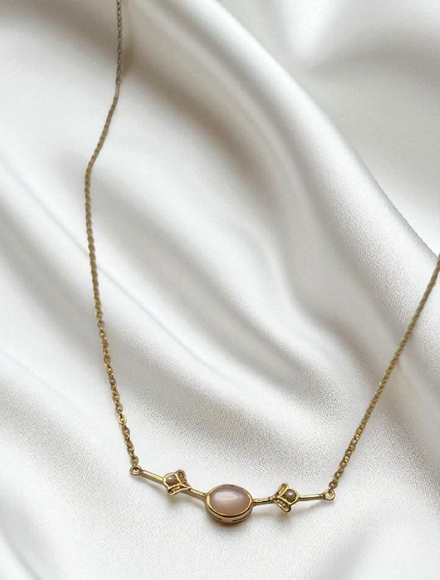 Necklace oval moonstone and seed pearls in 925 Sterling silver gold-plated
