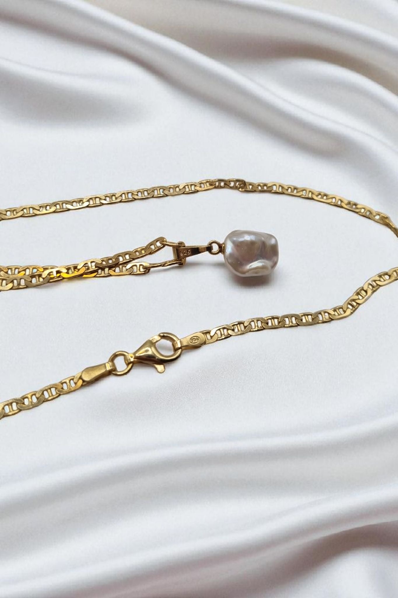 Necklace bar chain with genuine Keshi pearl pendant in 925 sterling silver gold-plated 42cm