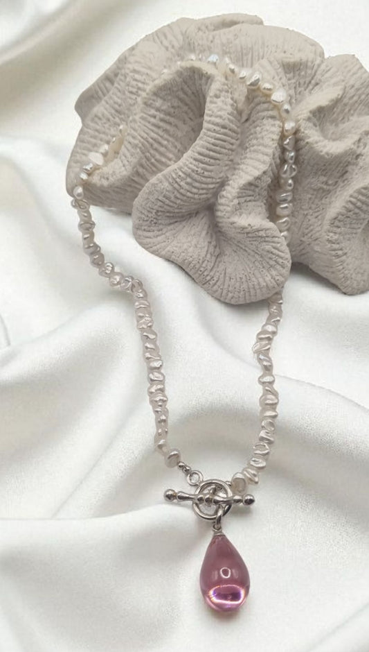 Süßwasserperlenkette Keshi mit großem rosa Glastropfen / Pampel / Briolet und Knebelverschluss in 925 Sterling Silber