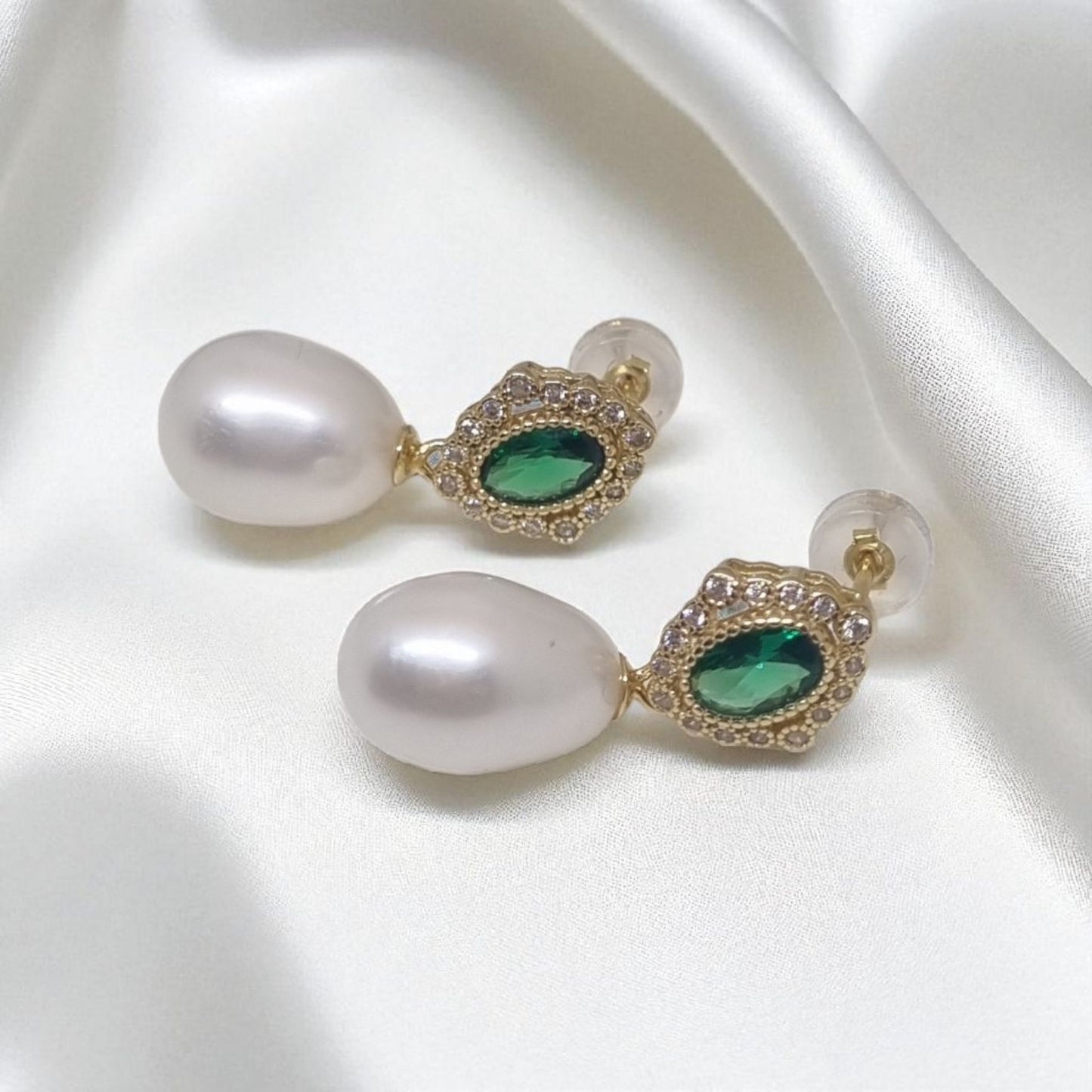Ohrringe Ohrstecker mit grünem Stein oval, Zirkonia und echten Süßwasserperlen vergoldet Brautschmuck Hochzeit