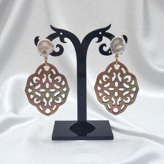 Ohrringe echte Süßwasserperlen und Perlmutt Ornament in 925 Sterling Silber vergoldet