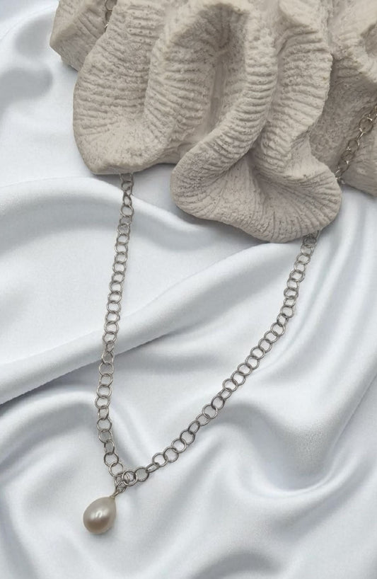 Freshwater pearl drop pendant with round chain ring chain in 925 sterling silver